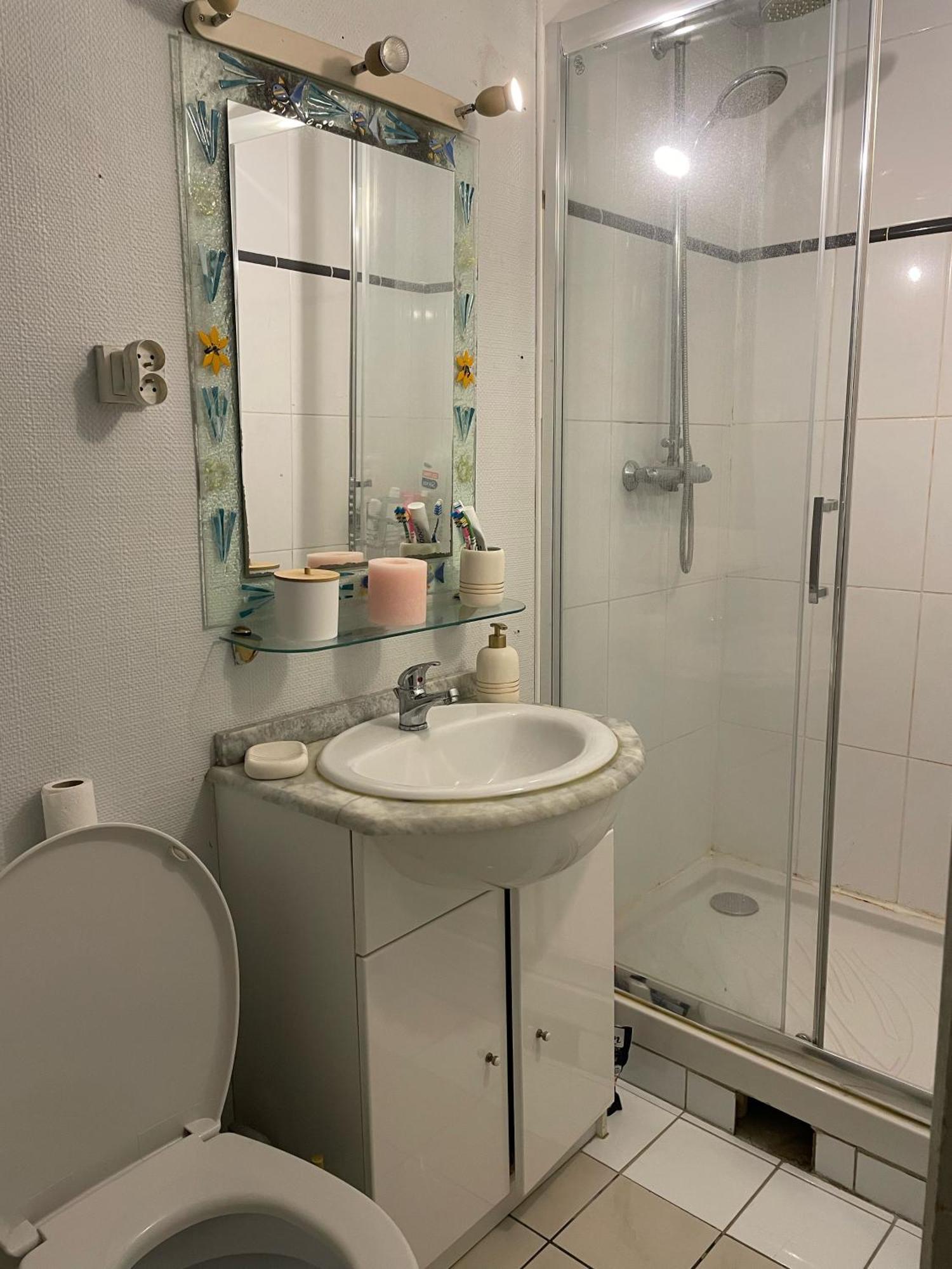 Au Bas De Montmartre ! Apartment ปารีส ภายนอก รูปภาพ