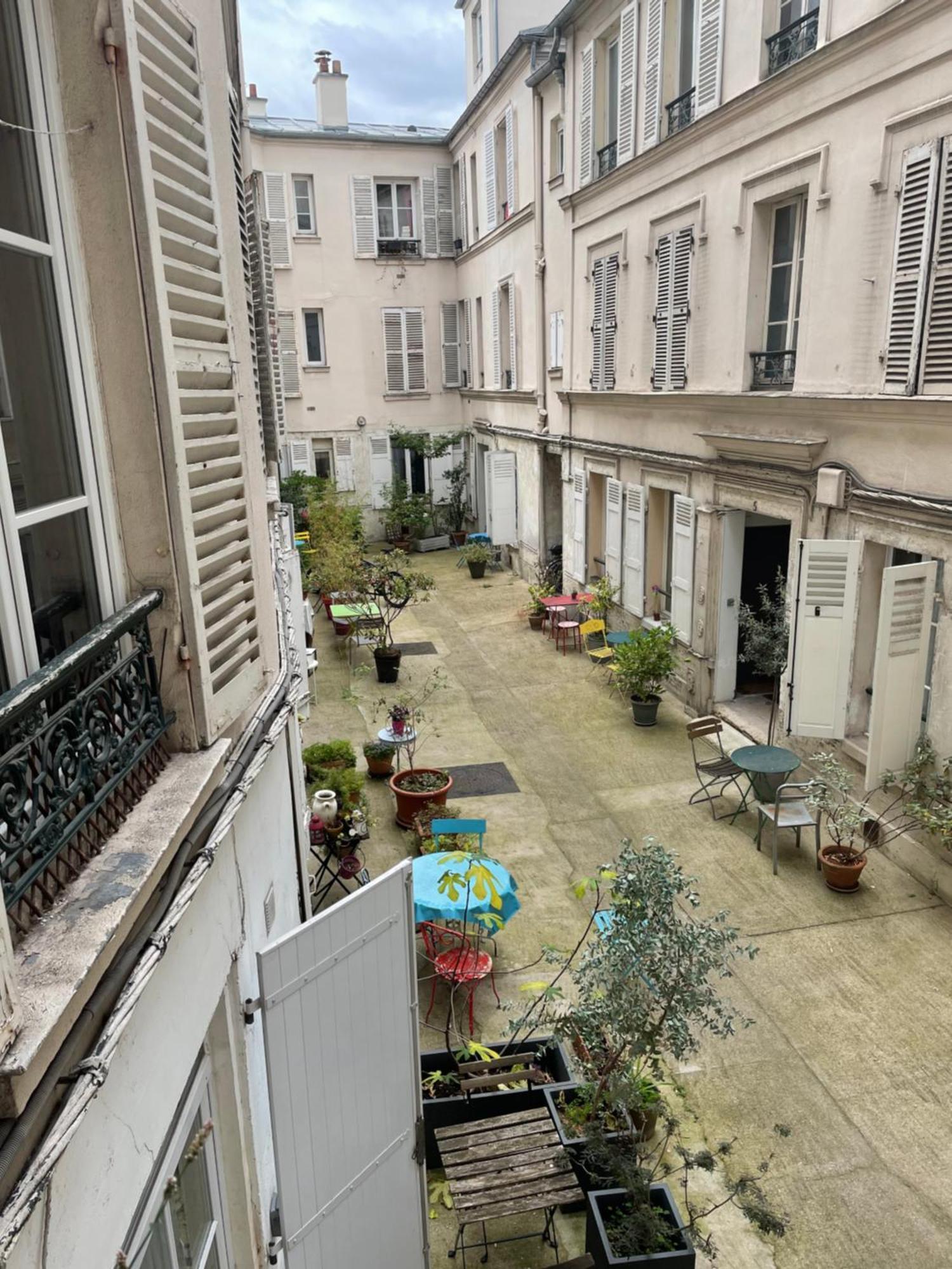 Au Bas De Montmartre ! Apartment ปารีส ภายนอก รูปภาพ